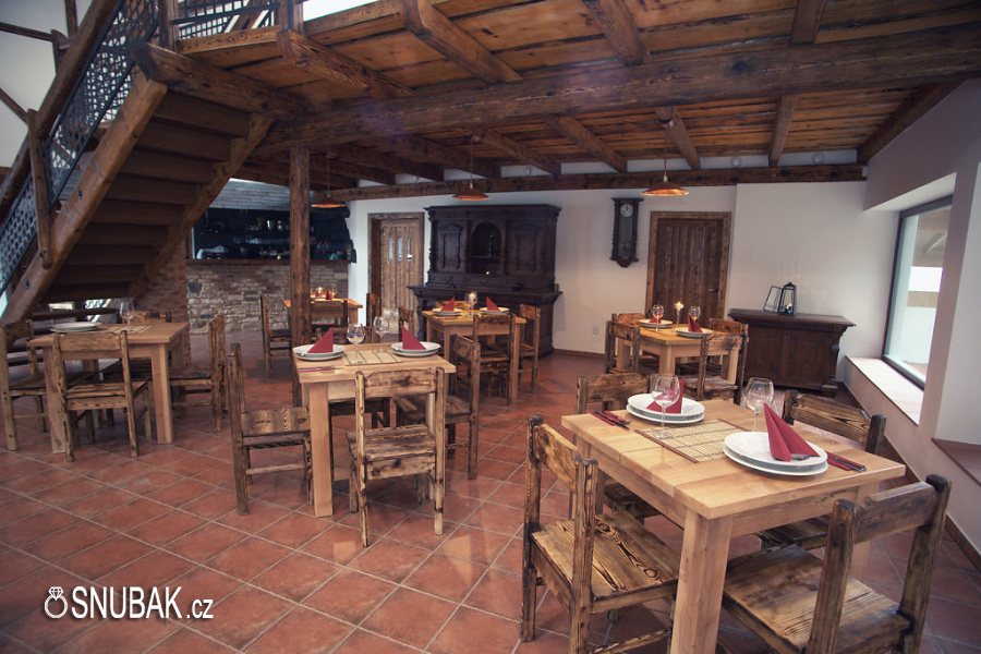 Restaurace a jízdárna Kopanský mlýn Tuchoměřice foto 004